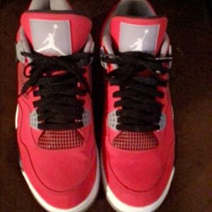 Jordan Retro 4’s